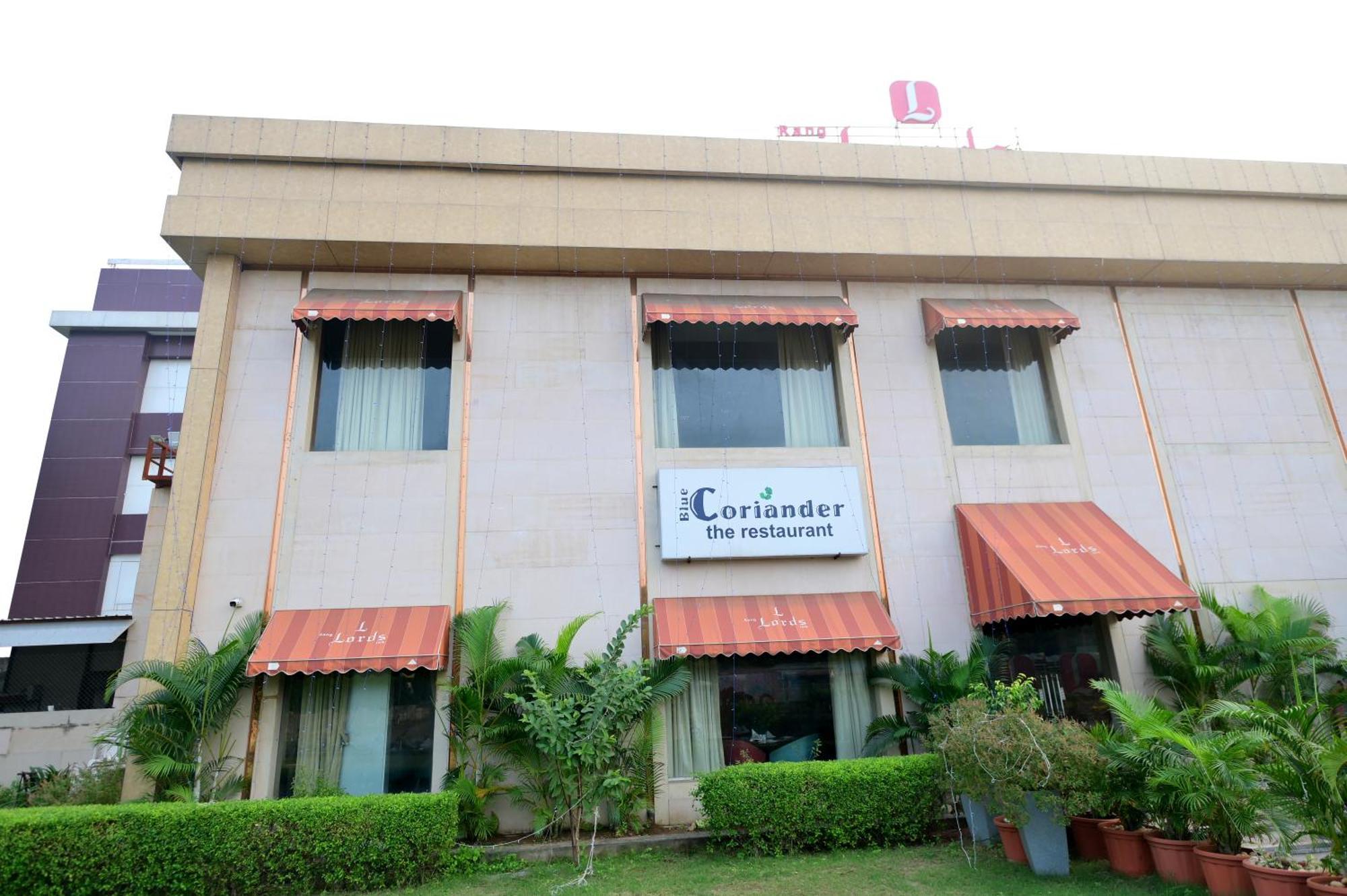 Rang Lords Inn Bharuch Exterior foto